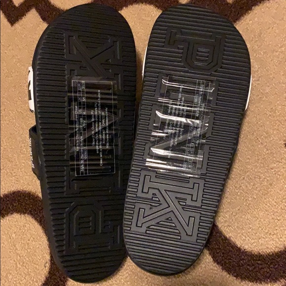 🆕 🦓 PINK slides - medium - Picture 2 of 3